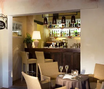 Colonna Country & Sporting Club ホテル 4*