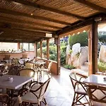 Colonna Country & Sporting Club فندق