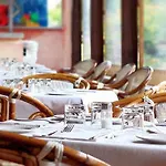 Colonna Country & Sporting Club فندق